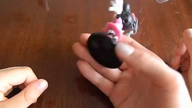 Открываем Игрушку-брелок Минни Маус / Minnie Mouse смотреть онлайн