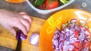 Салат для узбекского плова     "АЧУЧУК ".  очень подходящий салат, чтобы поесть плов.