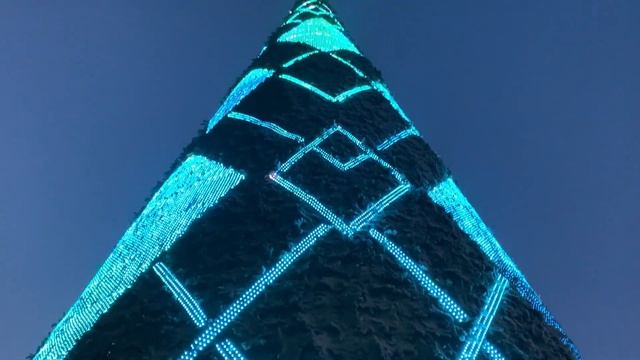 Самая высокая ёлка России - Красноярск Остров Татышев (55 метров)? смотреть онлайн