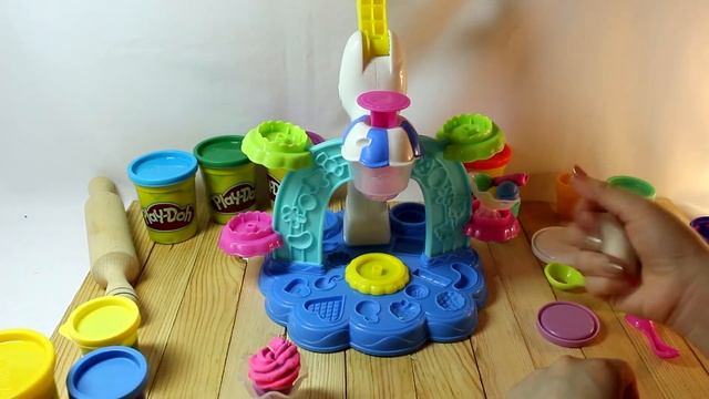 Фабрика мороженого play doh Распаковка Лепим мороженное Ice Cream Factory play doh смотреть онлайн