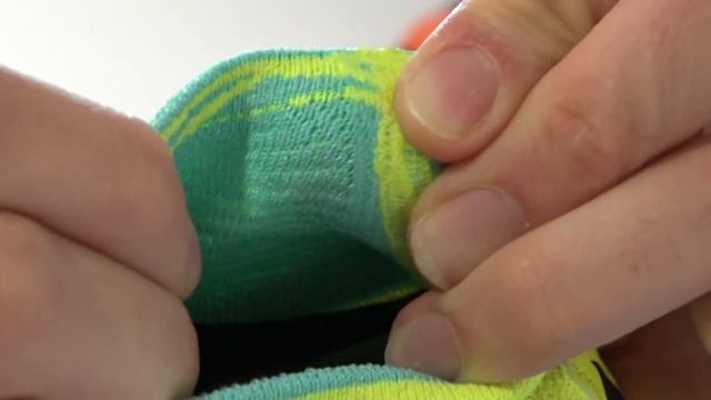 Adult v Kids Hypervenom | Nike Jnr & Children's Phantom 2 Football Boots Comparison смотреть онлайн