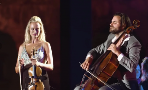 Великолепный Хаусер и Кэролайн Кэмпбелл (скрипка) "Чардаш" Витторио Монти