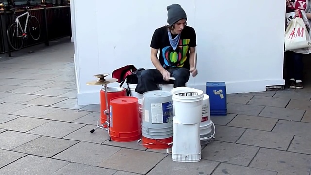 БАРАБАНЫ НА УЛИЦЕ ► Уличный Барабанщик смотреть онлайн