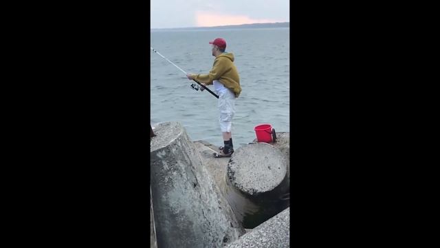 г Балтийск рыбалка за салакой!!! смотреть онлайн