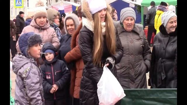 Традиционные масленичные гуляния на центральной площади города развернулись в полдень 22 февраля. смотреть онлайн