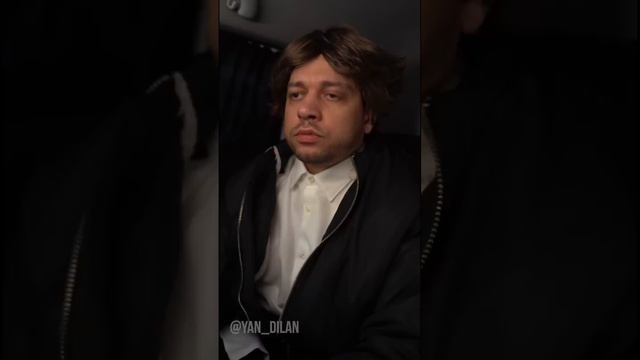 Оптимисты никогда не стоят в пробках…они в них сидят) смотреть онлайн