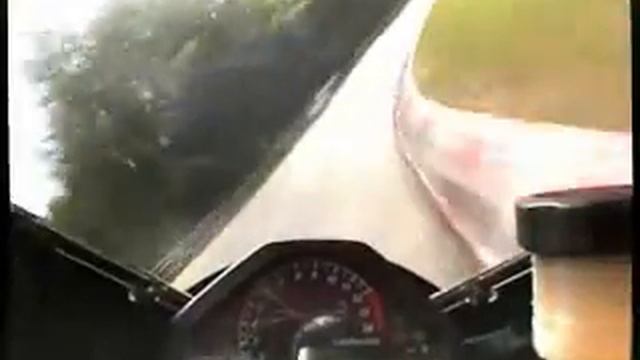 Helmut Dähne auf der Nürburgring Nordschleife auf CBR 1000 смотреть онлайн
