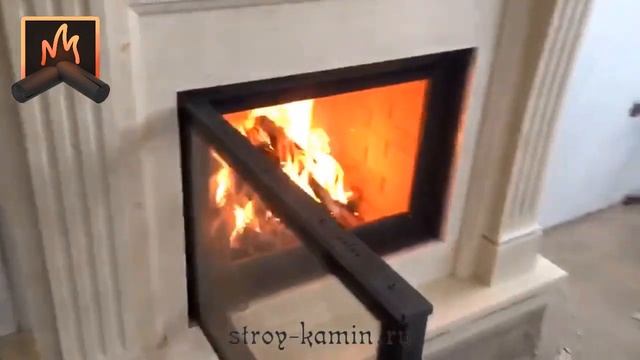 Простой классический камин из мрамора, с российской дровяной топкой Астов ПС 700, в деревне Матюшин смотреть онлайн