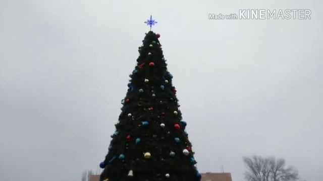 Новогодние игрушки, песня. Часть 2 . праздник в г. Миллерово смотреть онлайн
