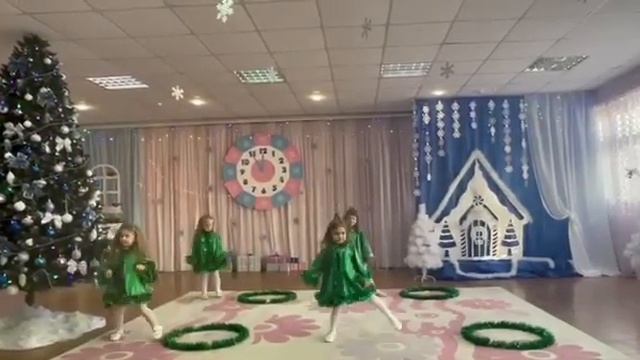 "Танец ёлочек" - ансамбль "Карнавал"- 3-5 лет смотреть онлайн