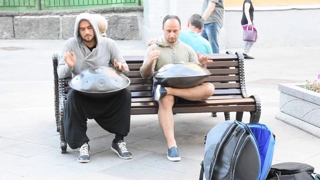 На Никольскую прилетели тарелки. Музыкальные..Видео снято на камеру Nikon D7200 смотреть онлайн