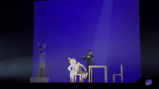 03. Reaper - Sia Concert - Sept/22/2016 - Air Canada Center