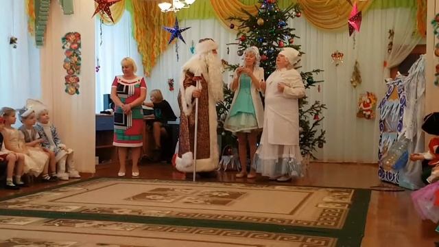 Медики! Новый год 2016. Садик 145 "Теремок" группа "Светлячки" смотреть онлайн