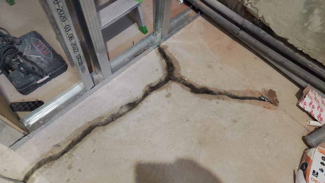 Что за трещинки на стяжке и что с этим делать? Boosty для фанатов )) смотреть онлайн