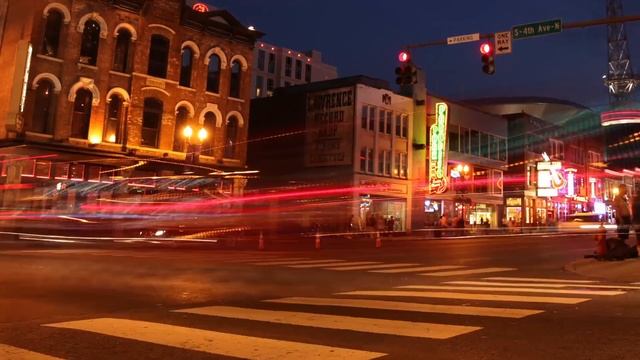 Кошка каждый вечер заглядывала в одно и то же окно, она хотела увидеть...