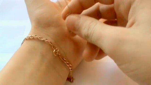 Как быстро застегнуть браслет и вдеть ключ в кольцо не повредив ногти?! смотреть онлайн