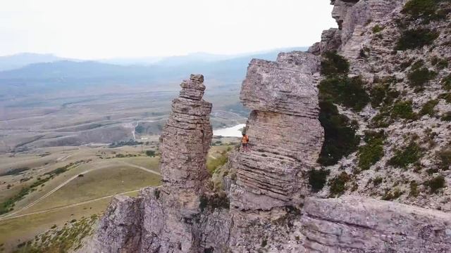 ХЕРСОНСКИЕ арбузы ФУРАМИ ВЕЗУТ в КРЫМ по НИЗКОЙ ЦЕНЕ. Ялта КОНЕЦ СЕЗОНА. Орджоникидзе СЕГОДНЯ. смотреть онлайн