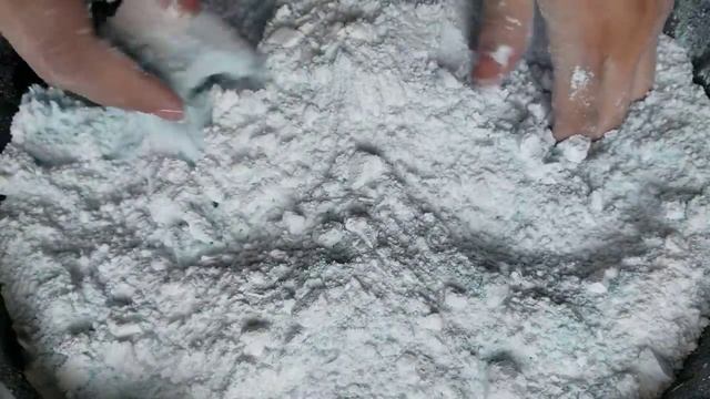 12 Blocks Of BSN Gymchalk Covered In Pretty Blue Powder | Soft Crumbles
