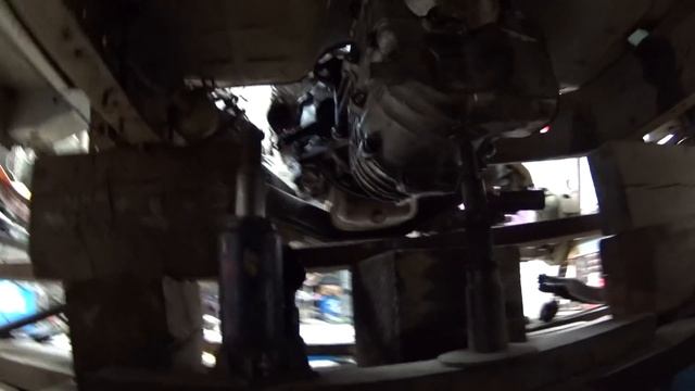 ЗМЗ 511 на DODGE RAMCHARGER. Поддон из батареи, нищий кастом как он есть... смотреть онлайн