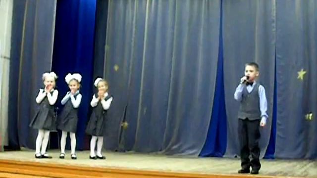 А у нас во дворе есть девчонка одна смотреть онлайн