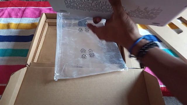 My laptop MSI modern 14 Opening by Delivery Person смотреть онлайн