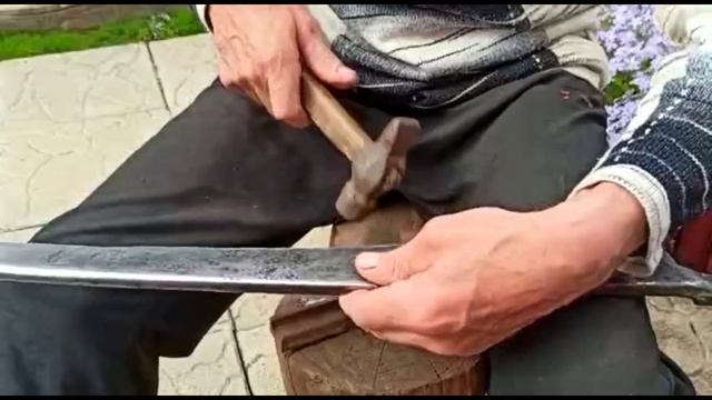 Дедовский метод- как отбить косу. смотреть онлайн