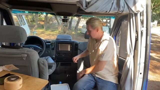 ПРО АВТОДОМ ИЗ ТАНКОВОЗА И МИЛЫЙ VANLIFE международное обозрение смотреть онлайн