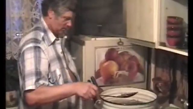 Фрагмент из клипа По грибы смотреть онлайн