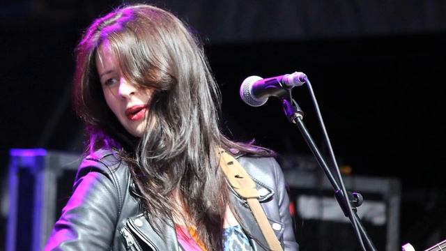 Amy Belle - I Don't Want To Talk About It смотреть онлайн