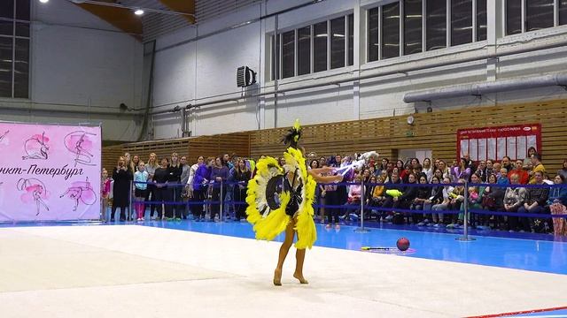 Светящиеся булавы и Вершинина Алиса смотреть онлайн