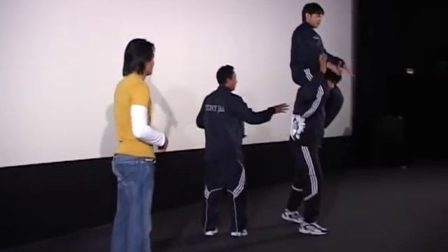 TONY JAA EN BARCELONA смотреть онлайн