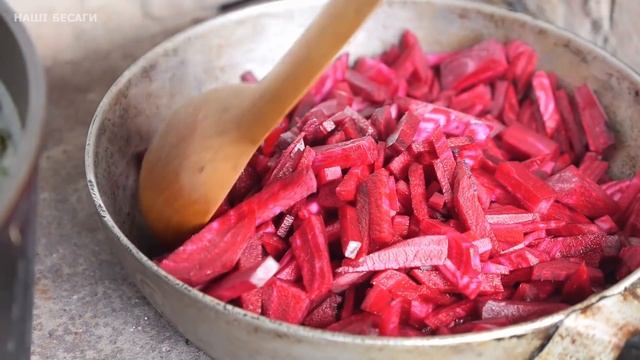 Молодий БОРЩ З ВИШНЯМИ в селі! Їси і час зупиняється! Червоний борщ з Кременця Рецепт