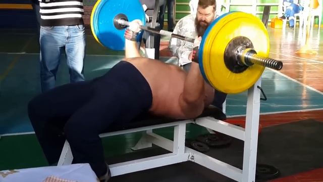 Андрей Гальцов жим лежа 100 кг на 90 раз / Andrey Galtsov Benchpressing 100kg x 90 смотреть онлайн
