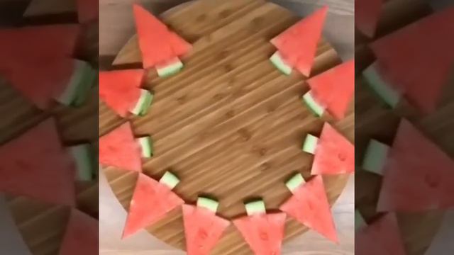 Lifehack Лайфхак - как разрезать арбуз самым необычным способом за 2 мин? смотреть онлайн