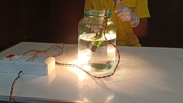 100 Watt Bulb In Water 100%real😱😱🔥🔥🔥-Dont Try|| смотреть онлайн