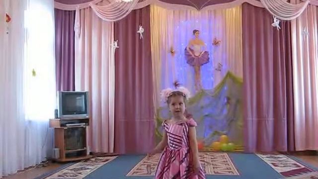 Стихотворение "Бабушка" Гришкевич Марина 3,5 года ДНЗ № 4 "Казочка" г.Нежин смотреть онлайн