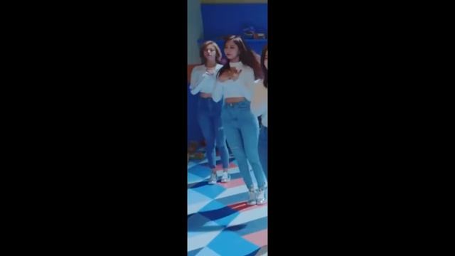 CLUMSY TZUYU AT HEART SHAKER IS SO CUTE смотреть онлайн