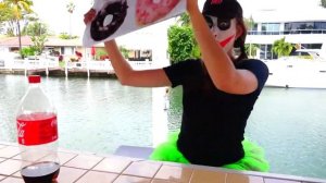 Дети против Джокера - Битва Едой в бассейне - Bad Kids vs Joker Real Food Fight - Crazy Pool Party