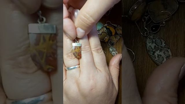 риолит,яшма смотреть онлайн