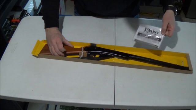 Daisy Buck Rifle BB Gun unboxing with Red Ryder Size Comparison смотреть онлайн