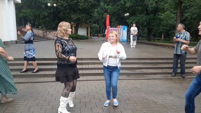 25.06.2023. Цвела Черёмуха. В Гомельском парке. смотреть онлайн