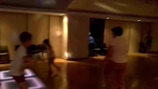 Дети танцуют на тансполе в сочи. смотреть онлайн