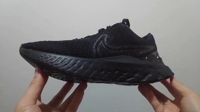 Quick Look : Nike React Infinity Run Flyknit 3 Triple Black смотреть онлайн