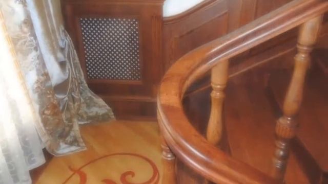 Лестница дуб массив, цвет красное дерево. Махачкала, 2013 год смотреть онлайн