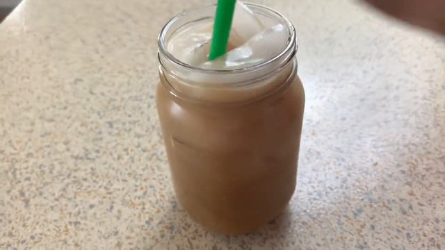 How To Make ICED COFFEE at HOME | Simple To Make and DAIRY FREE ! смотреть онлайн