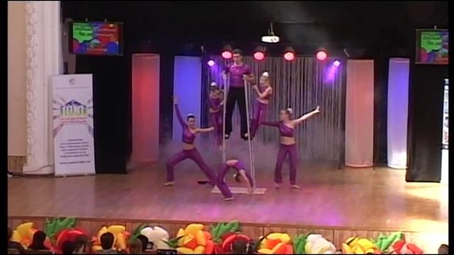 Цирковая студия РАДУГА Краснодар Эквилибристика на параллельных вольностоящих лестницах смотреть онлайн