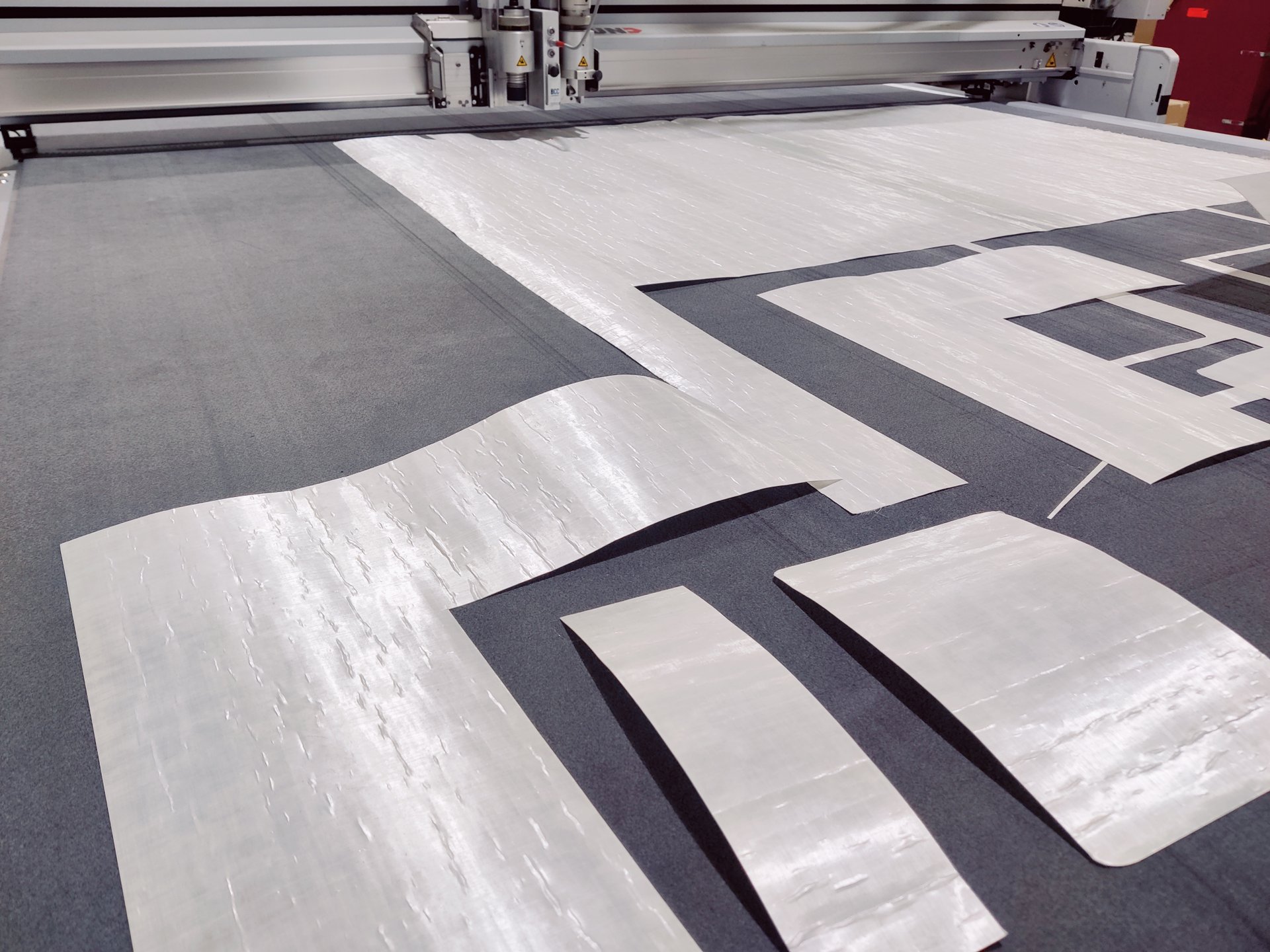 Плоттерная резка сверхвысокомолекулярного полиэтилена (СВМПЭ) смотреть онлайн