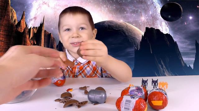 ТРАНСФОРМЕРЫ в Шоколадных Яйцах. Распаковываем Роботов из Киндеров смотреть онлайн