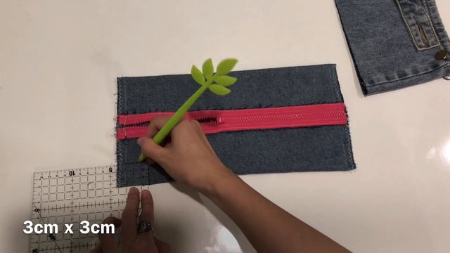 Pen pouch/ Makeup bag DIY | Denim Pencil Pouch Sewing Tutorial | Old jeans recycle idea смотреть онлайн