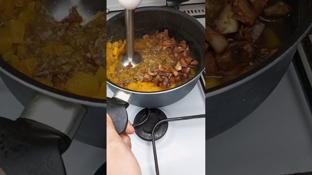 Сливочный крем-суп из тыквы с шампиньонами.КБЖУ на 100 грамм:48 ккал 2/2,6/4,9 #пп ппрецепт #кремсу